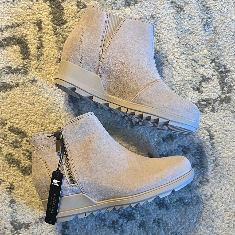 NWT Sorel EVIE Women's Ankle Zip Booties Soft Taupe